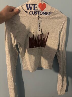Garage Light Gray Long Sleeve Graphic Crop Top - City Print size small